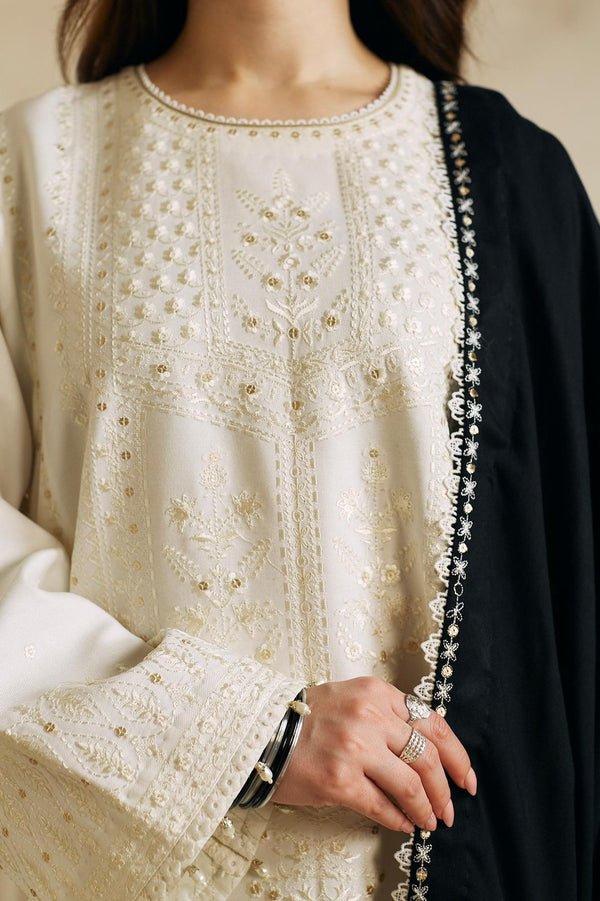 COCO BY ZARA SHAHJAHANLuxury Heavy Embroidered 3 PIECE BIK5009