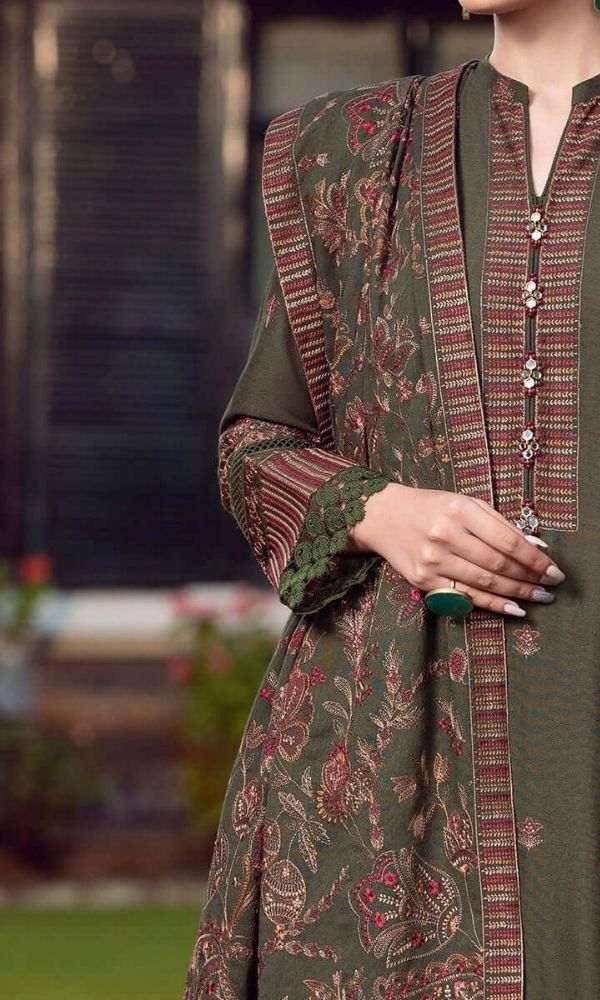 BAREEZE Luxury Heavy Embroidered 3 piece KJ