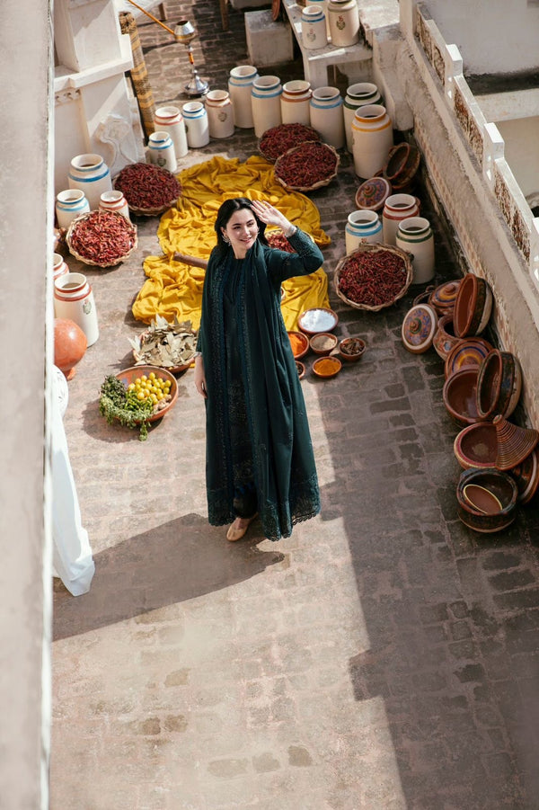 ZARA SHAHJAHAN Luxury Heavy Embroidered Dhanak Wool 3 PIECE BIK 5059